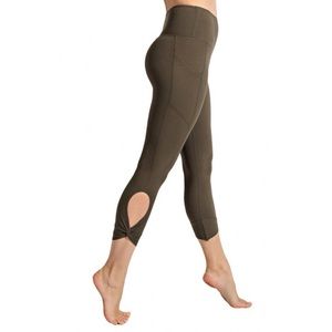 OLIVE BUTTERY YOGA CAPRI LEGGING